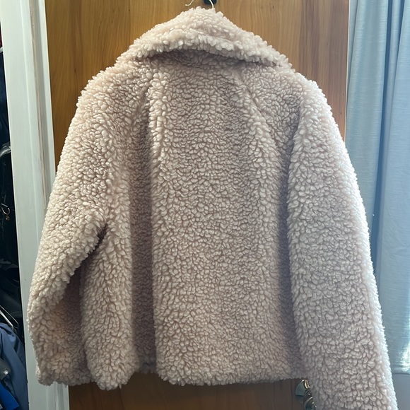 Pink fluffy jacket - Picture 4 of 4